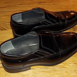Men's dress shoes size 8.5